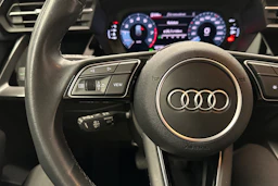 musta Audi A3 2023 kuva 11.