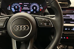 musta Audi A3 2023 kuva 12.