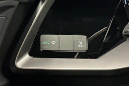 musta Audi A3 2023 kuva 14.