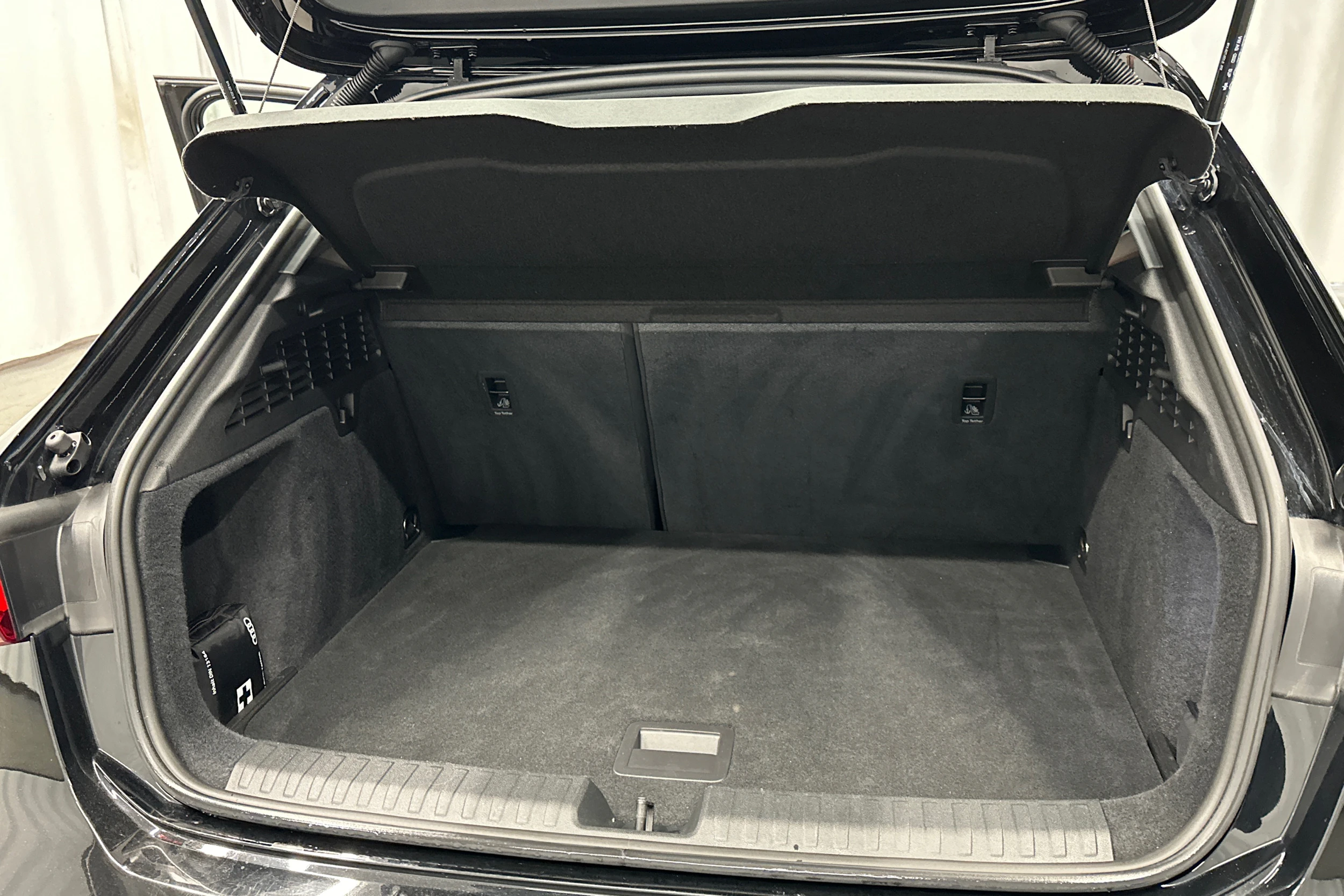 musta Audi A3 2023 kuva 29.