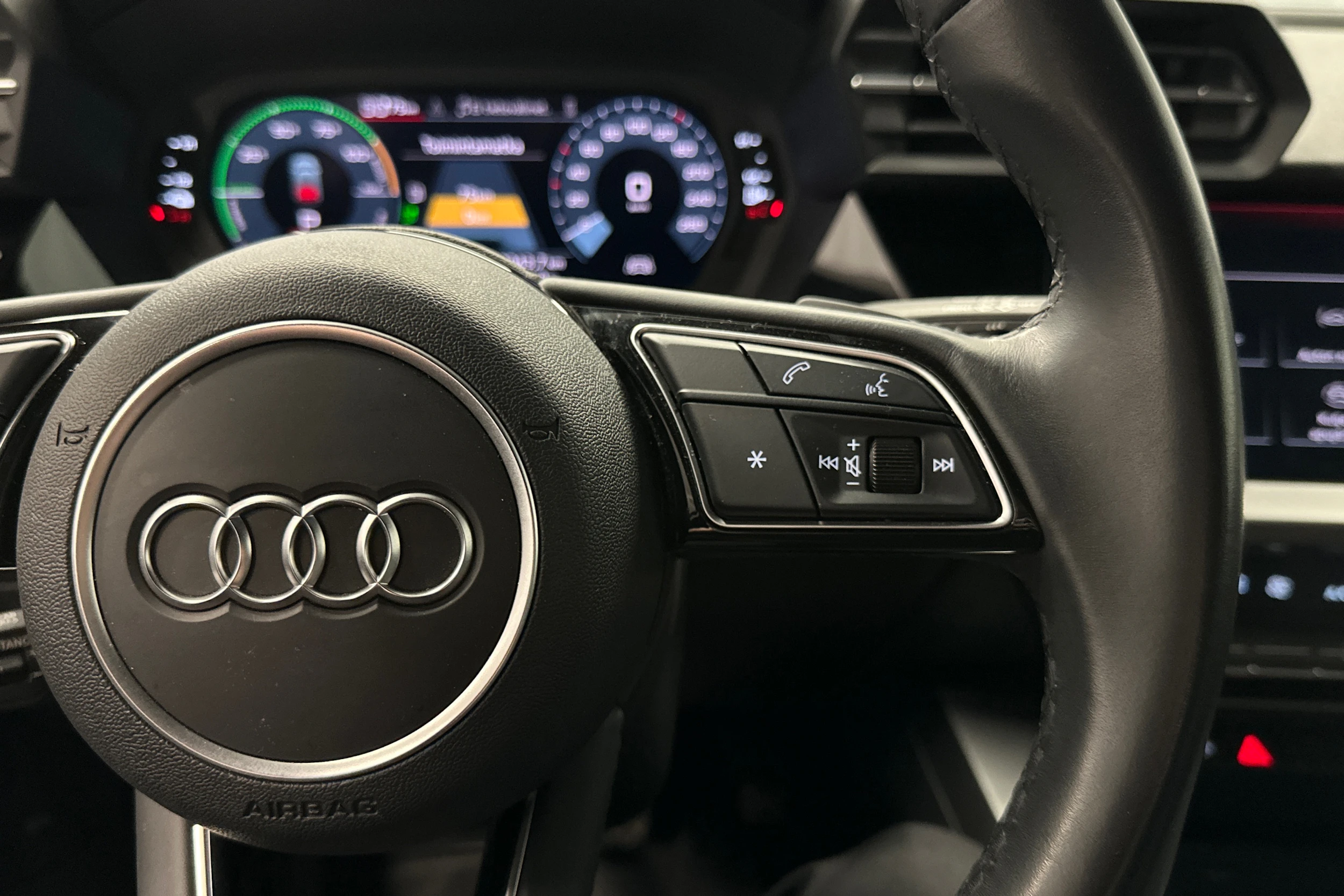 musta Audi A3 2023 kuva 12.