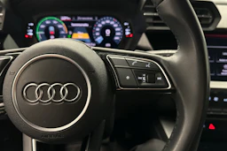 musta Audi A3 2023 kuva 12.