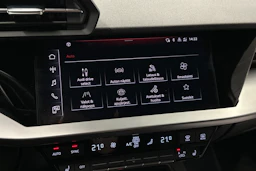 musta Audi A3 2023 kuva 16.
