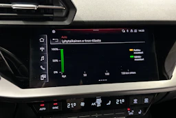 musta Audi A3 2023 kuva 18.