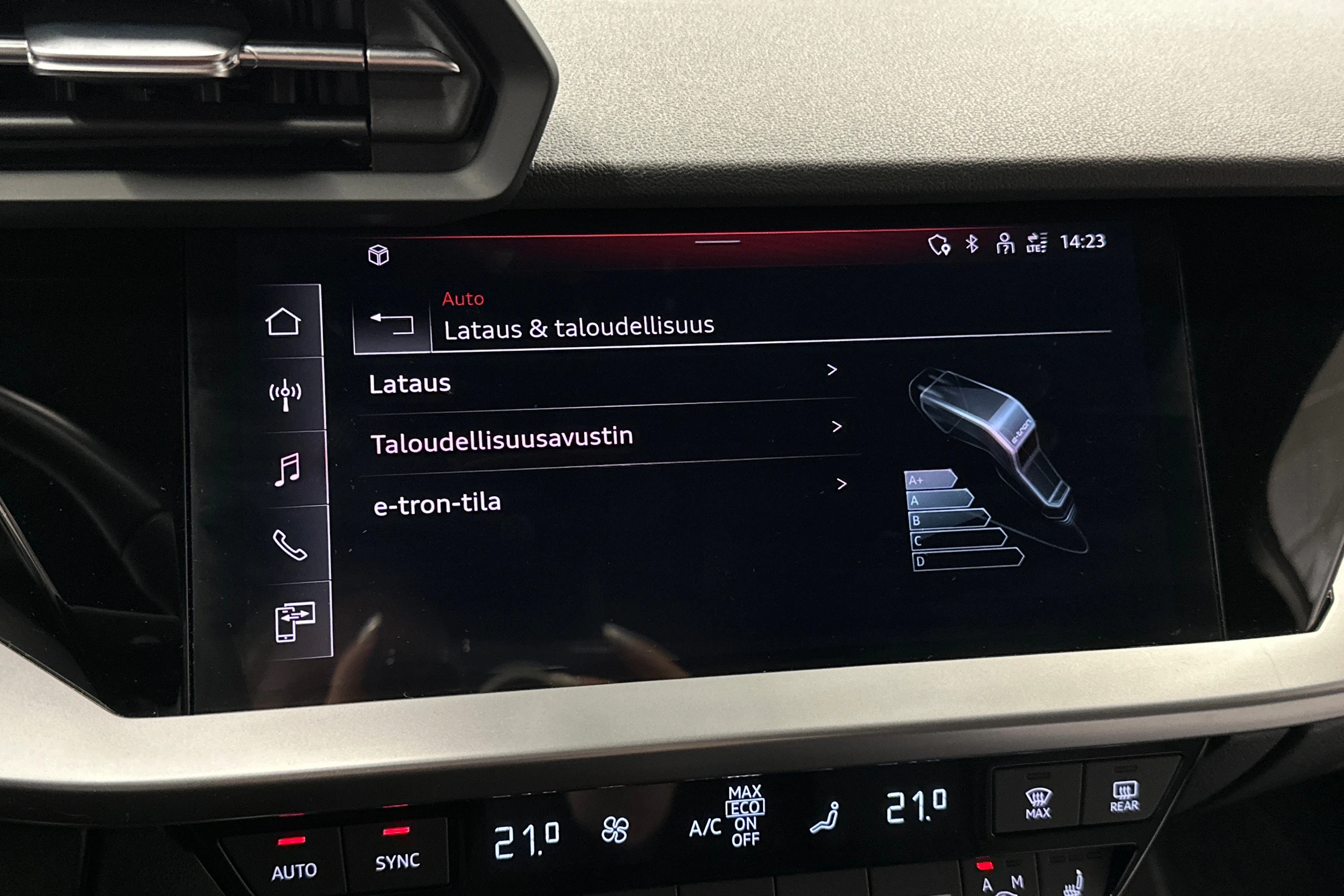musta Audi A3 2023 kuva 19.