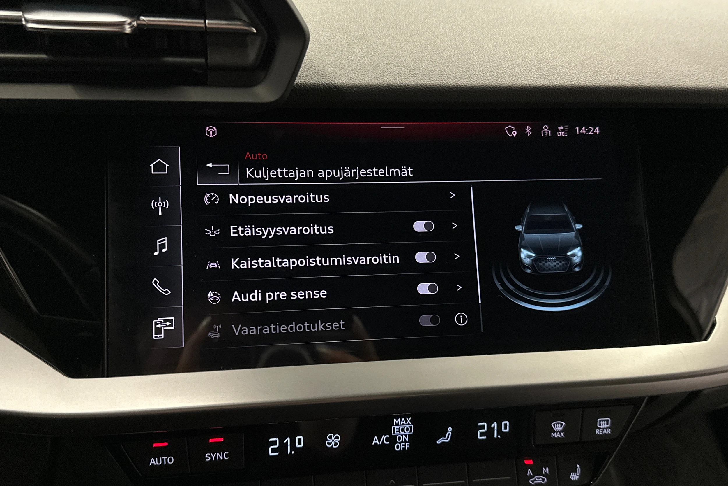 musta Audi A3 2023 kuva 22.