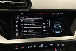 musta Audi A3 2023 kuva 22.