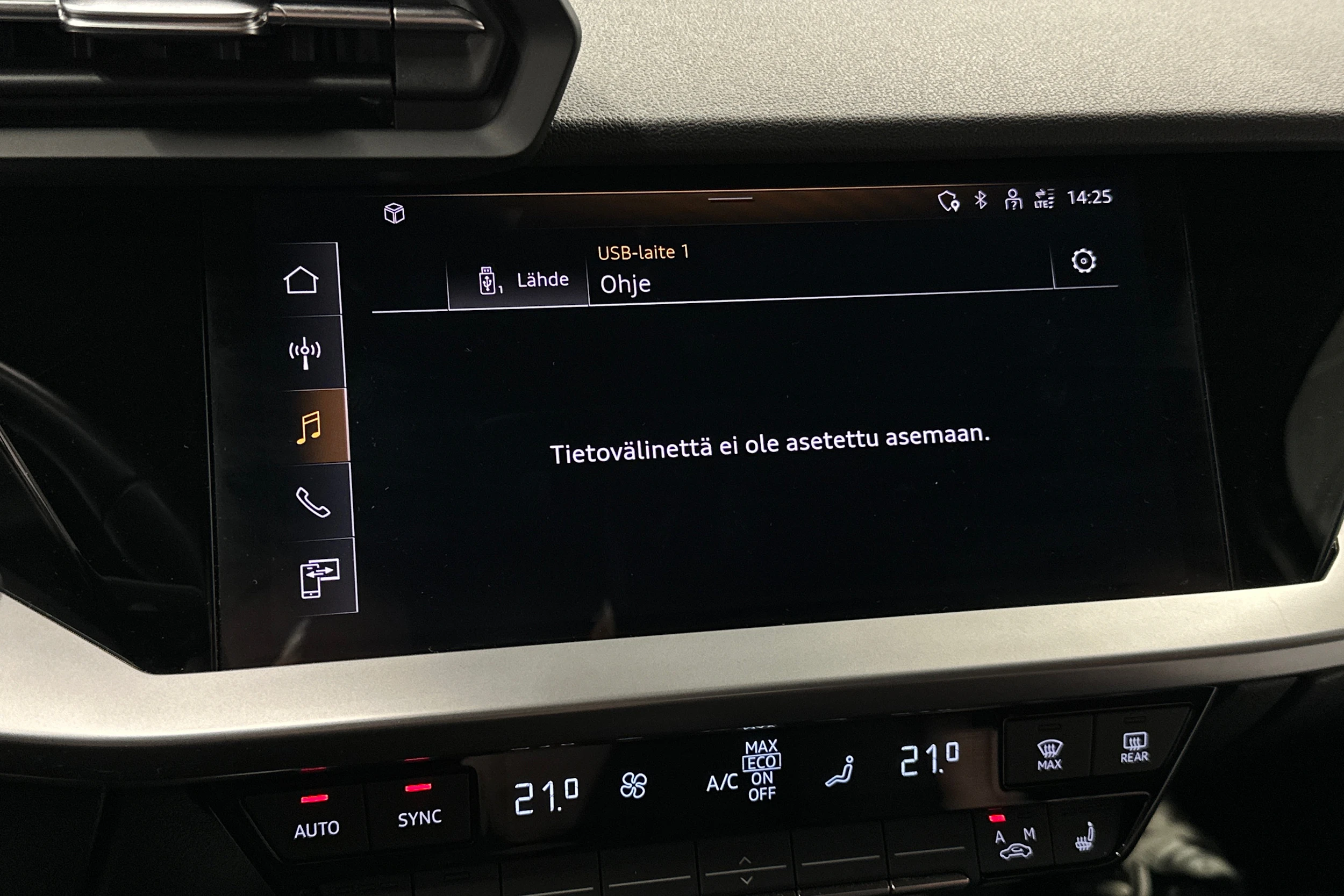 musta Audi A3 2023 kuva 24.