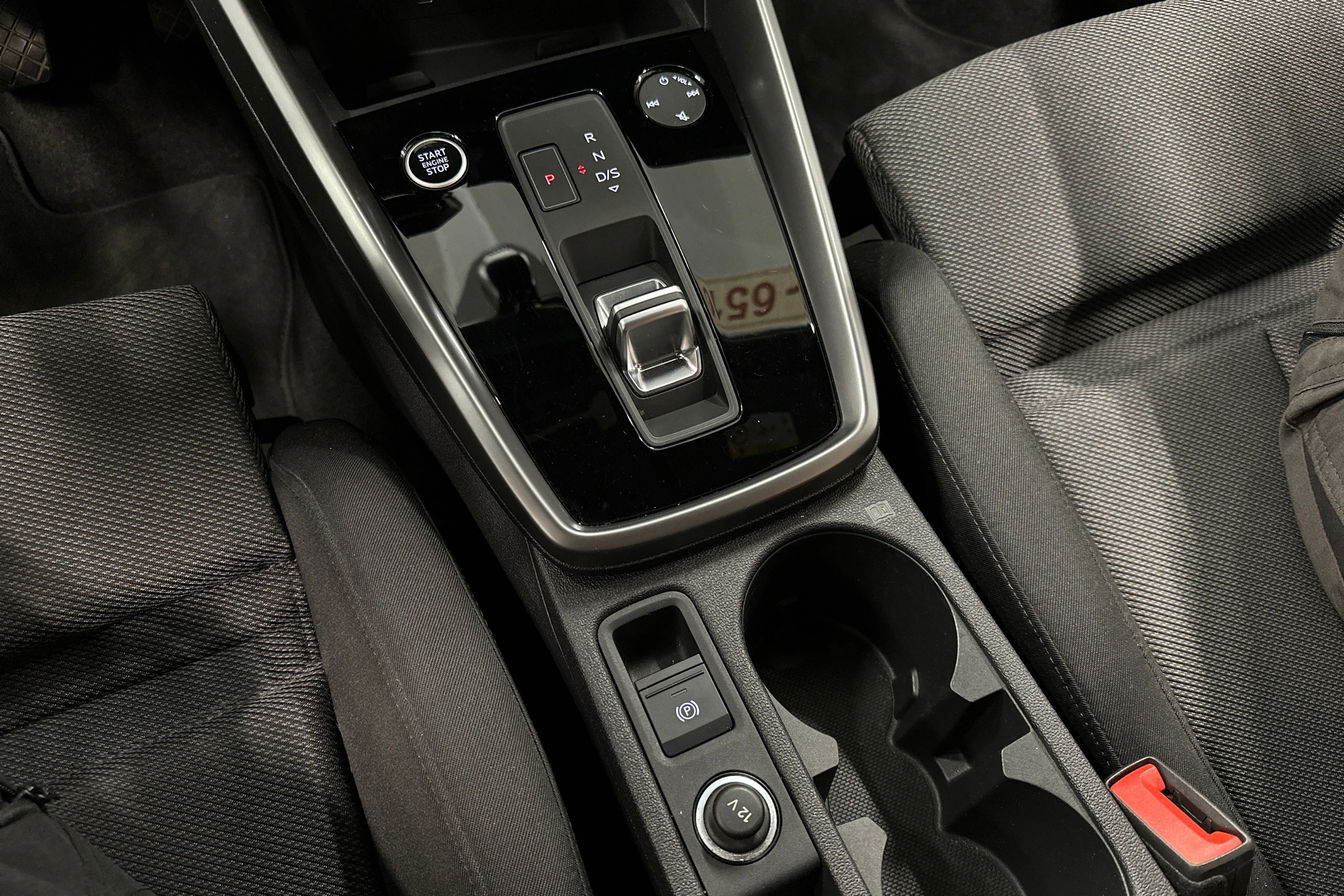 musta Audi A3 2023 kuva 30.