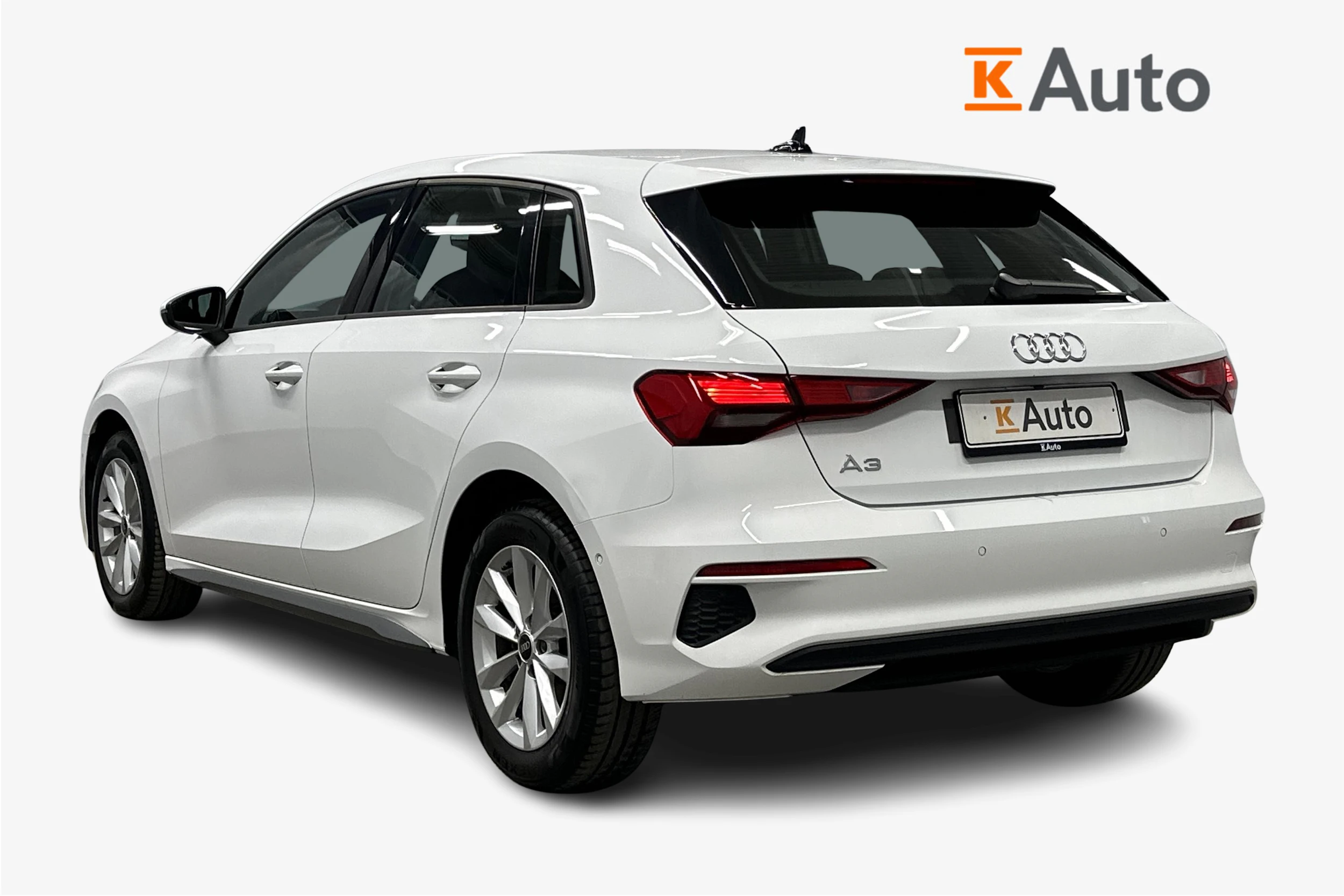 valkoinen Audi A3 2023 kuva 2.