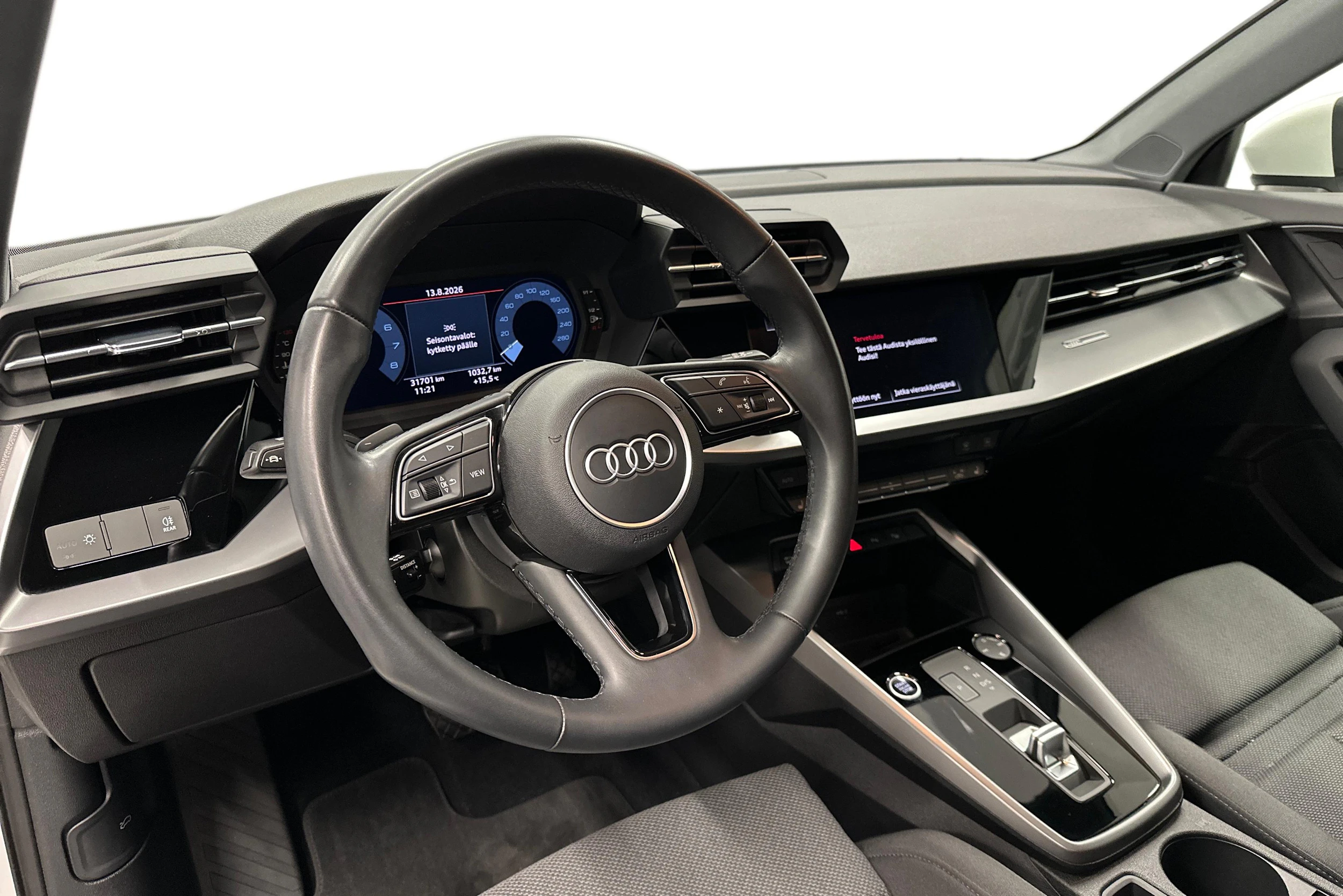 valkoinen Audi A3 2023 kuva 6.