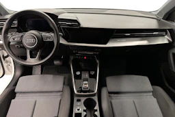 valkoinen Audi A3 2023 kuva 7.