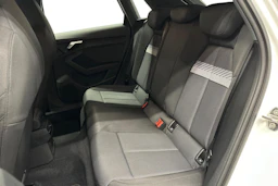 valkoinen Audi A3 2023 kuva 8.