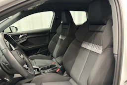 valkoinen Audi A3 2023 kuva 31.