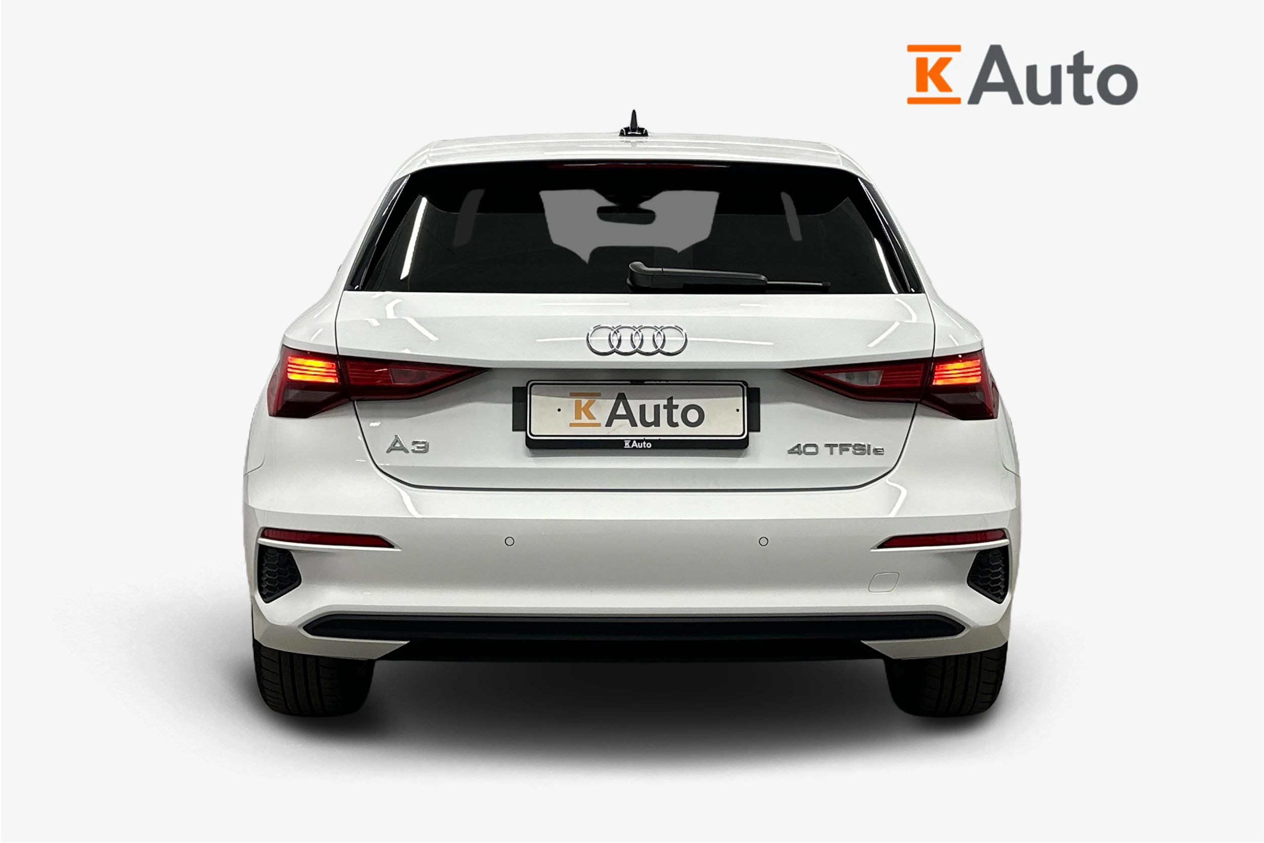 valkoinen Audi A3 2023 kuva 4.