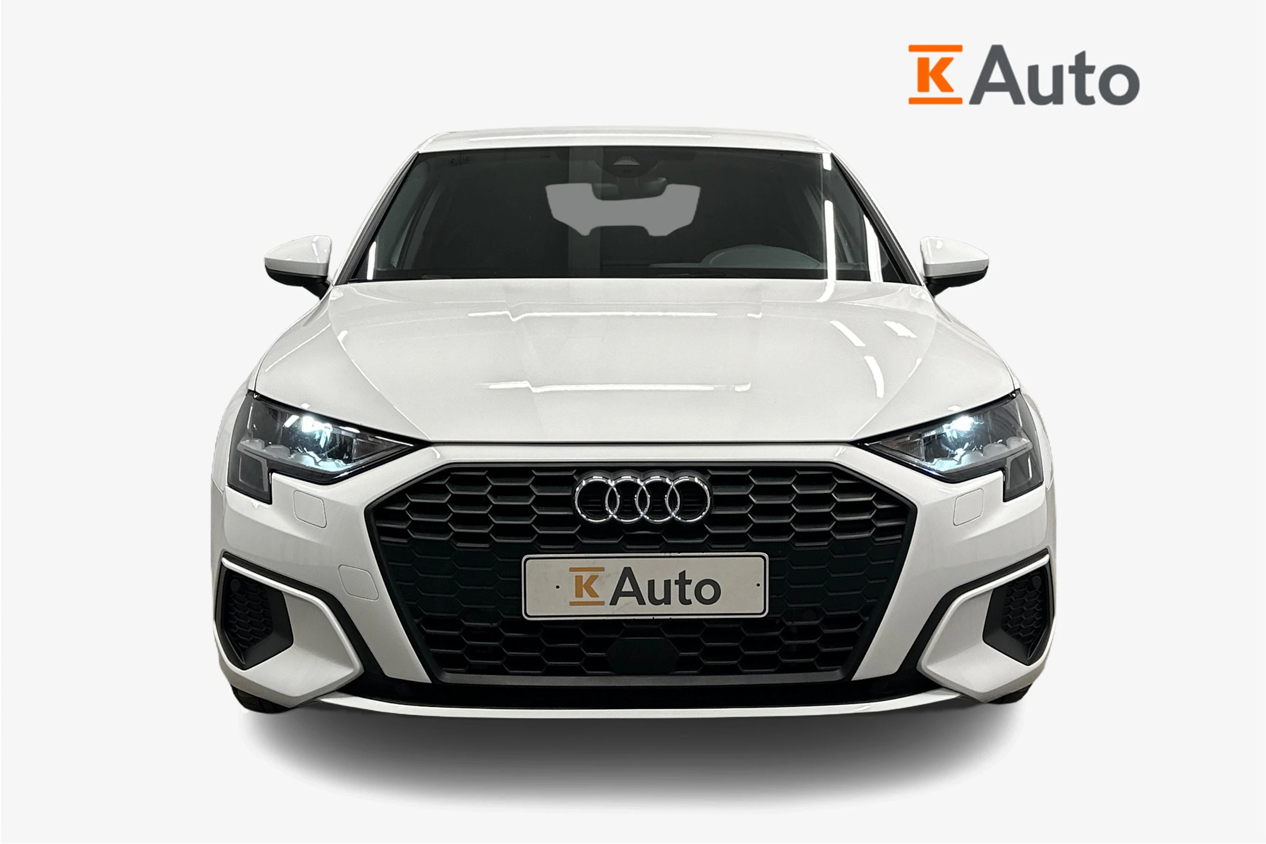 valkoinen Audi A3 2023 kuva 5.
