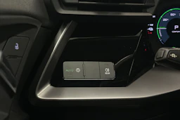 valkoinen Audi A3 2023 kuva 21.