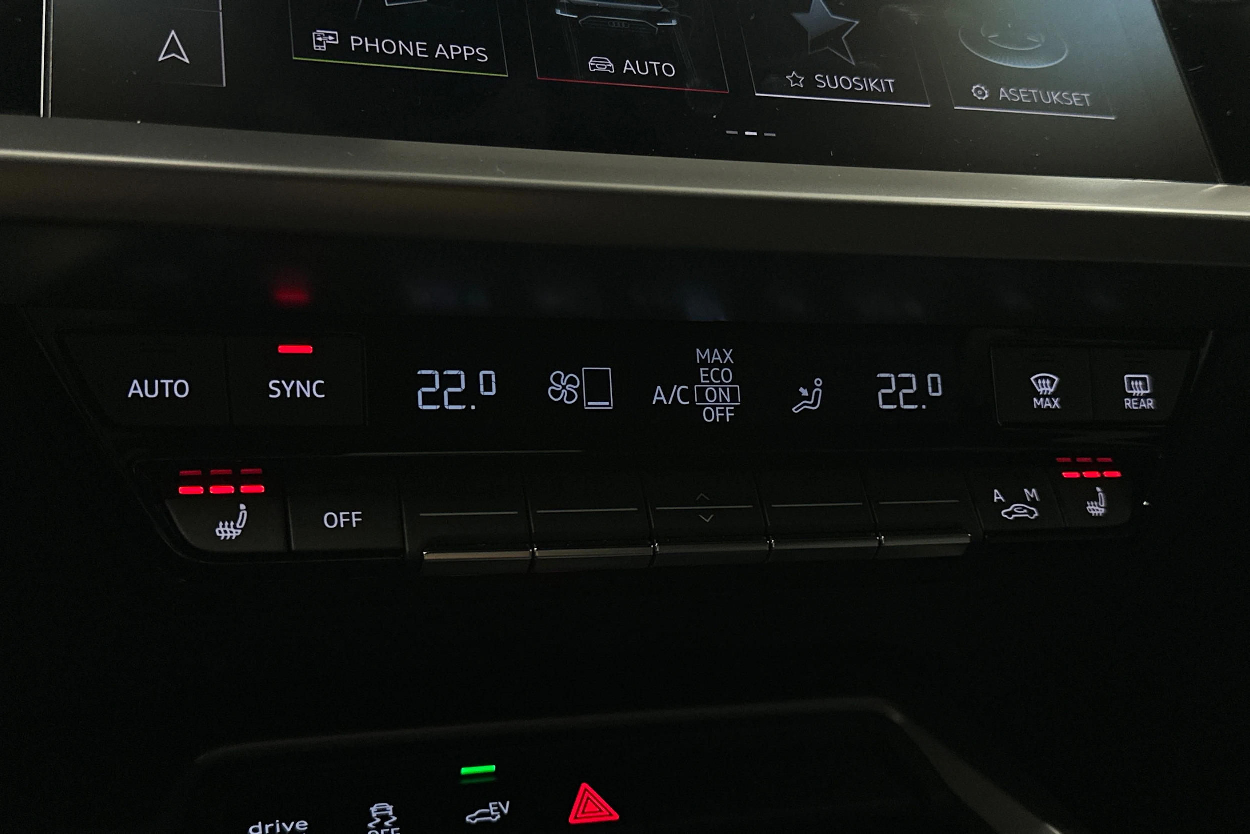 valkoinen Audi A3 2023 kuva 29.