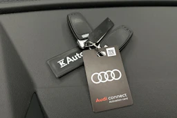 valkoinen Audi A3 2023 kuva 35.