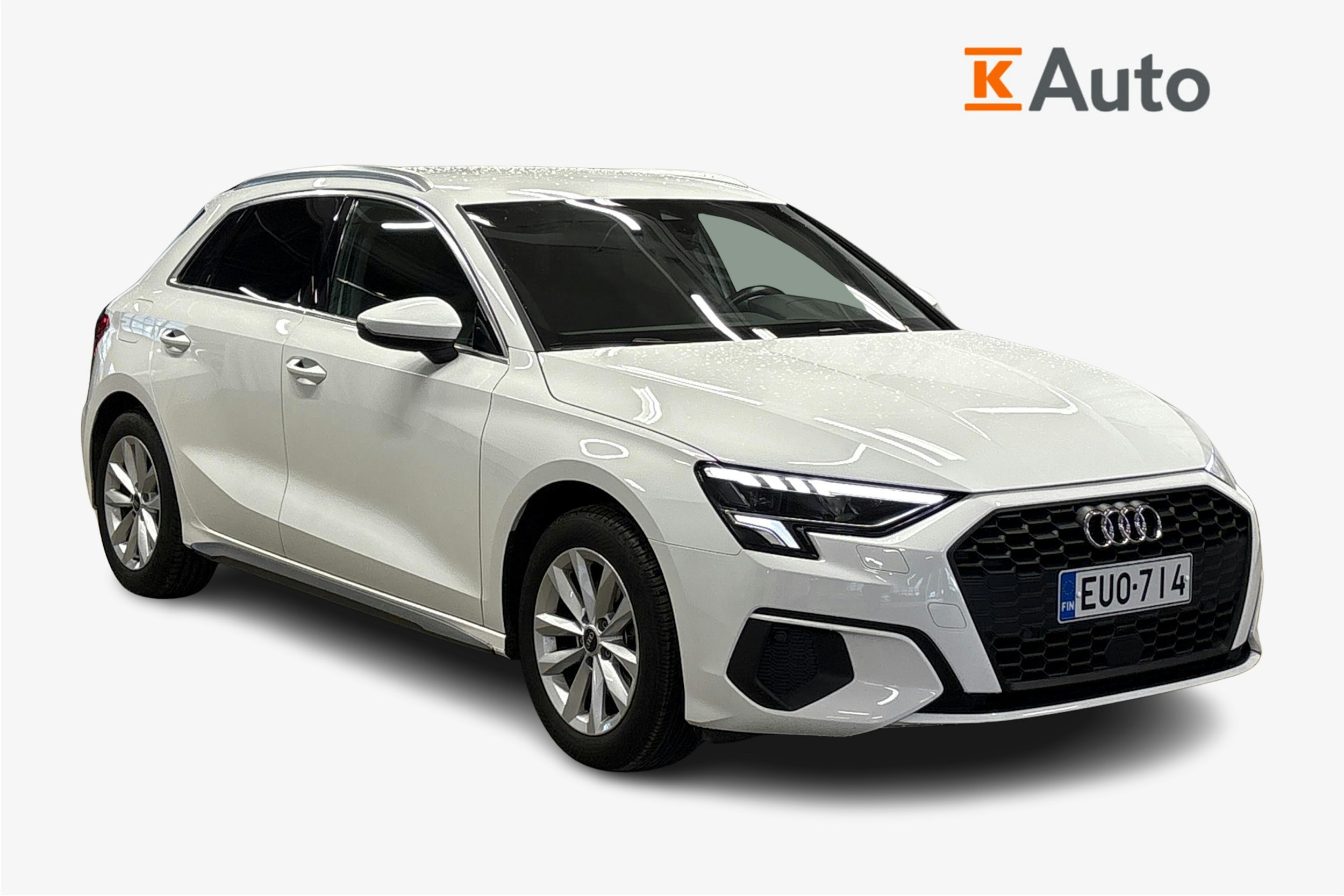 valkoinen Audi A3 2023 kuva 1.