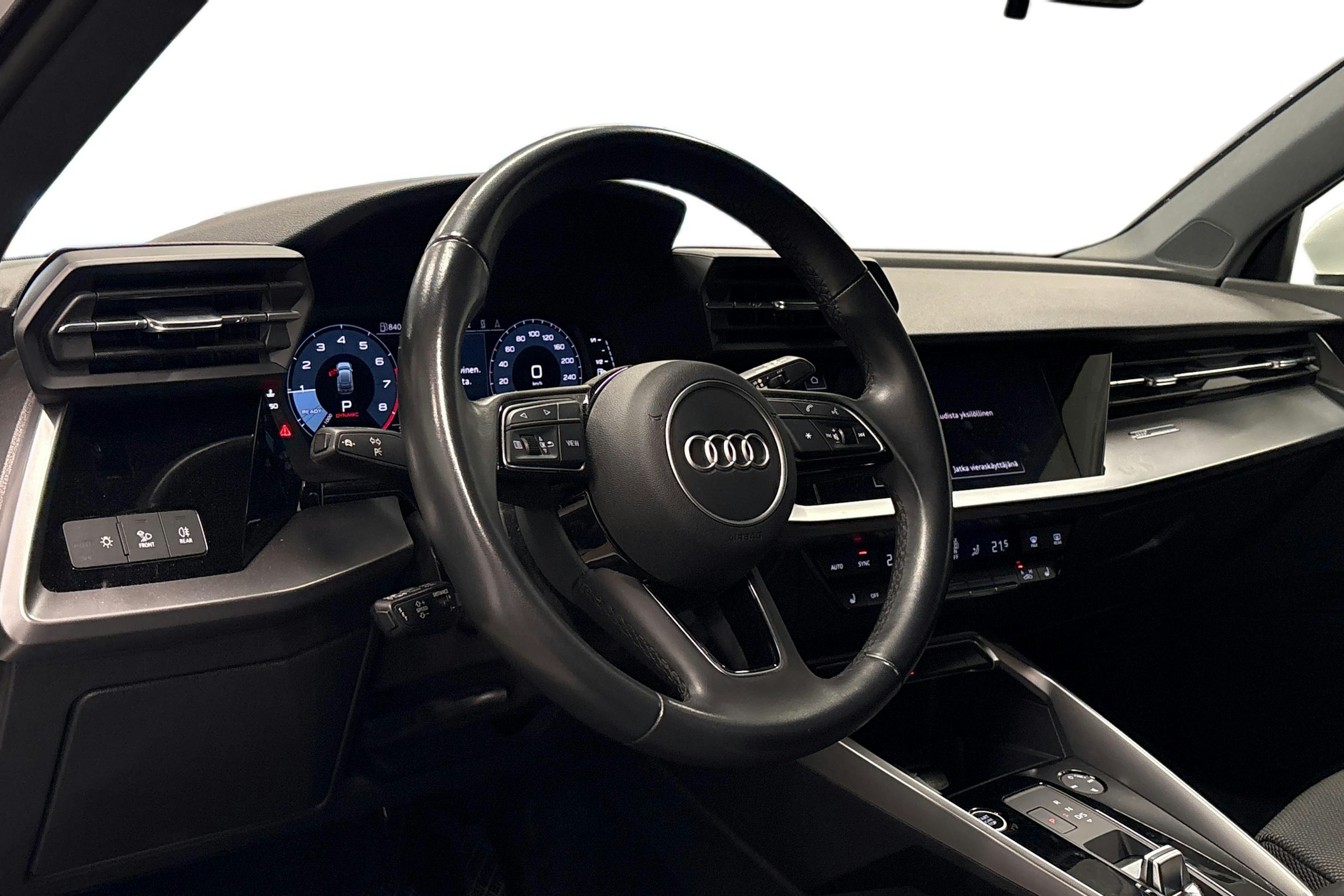 valkoinen Audi A3 2023 kuva 3.