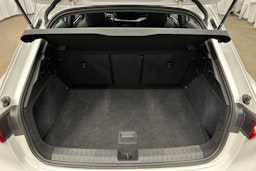 valkoinen Audi A3 2023 kuva 14.