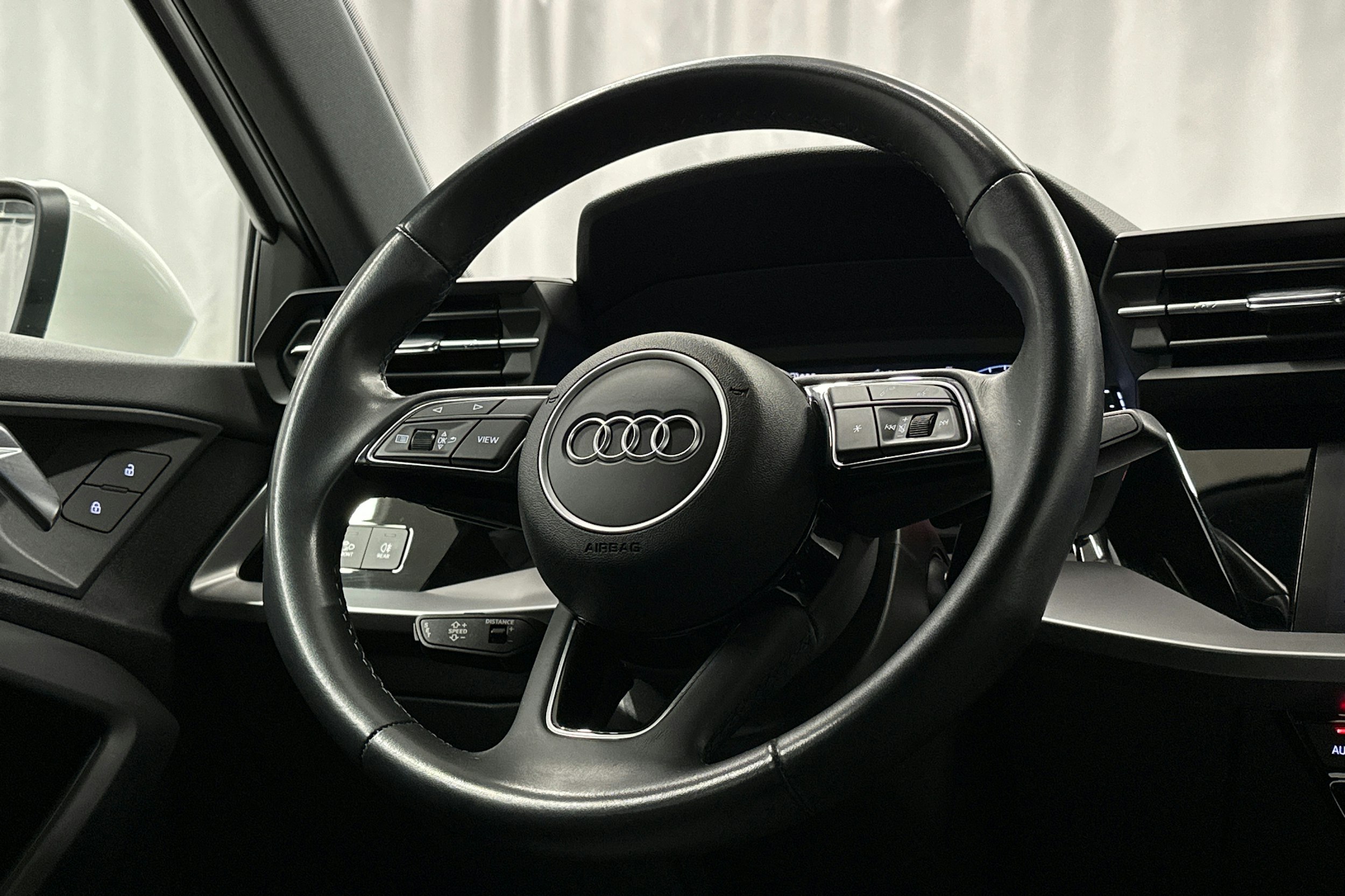 valkoinen Audi A3 2023 kuva 16.