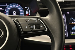 valkoinen Audi A3 2023 kuva 18.