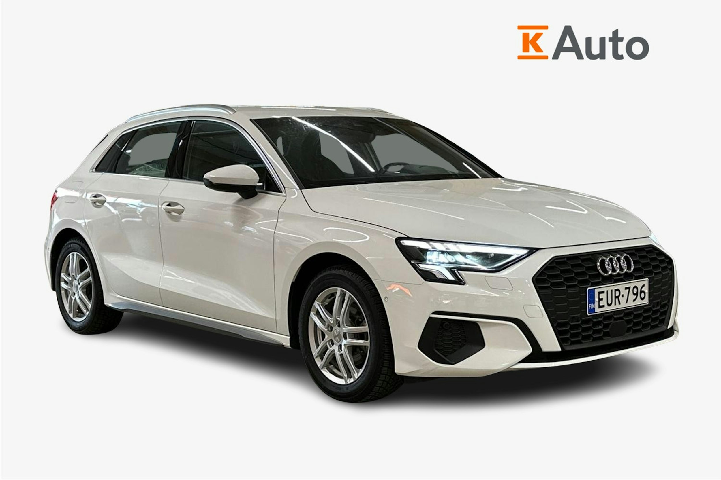 valkoinen Audi A3 2023 kuva 1.