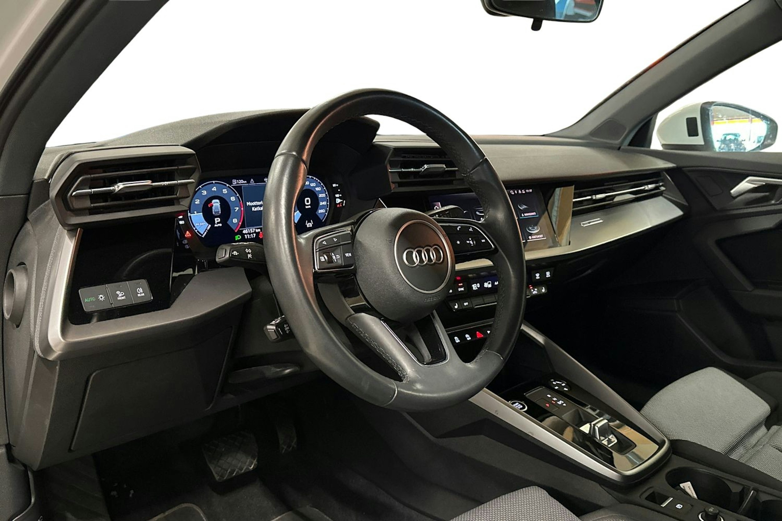 valkoinen Audi A3 2023 kuva 3.