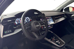 Harmaa Audi A3 2023 kuva 8.
