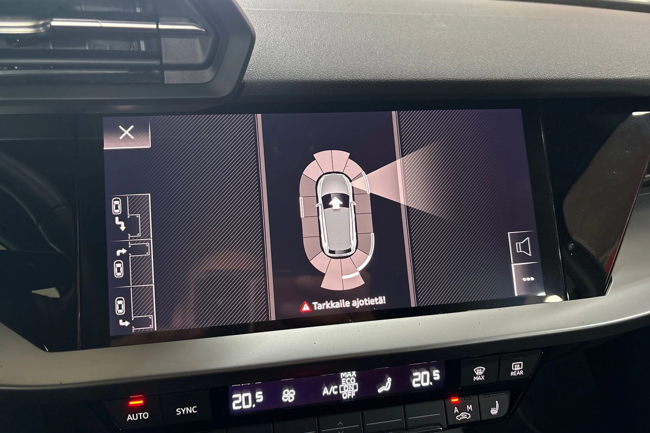 Harmaa Audi A3 2023 kuva 19.