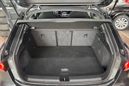 Harmaa Audi A3 2023 kuva 28.