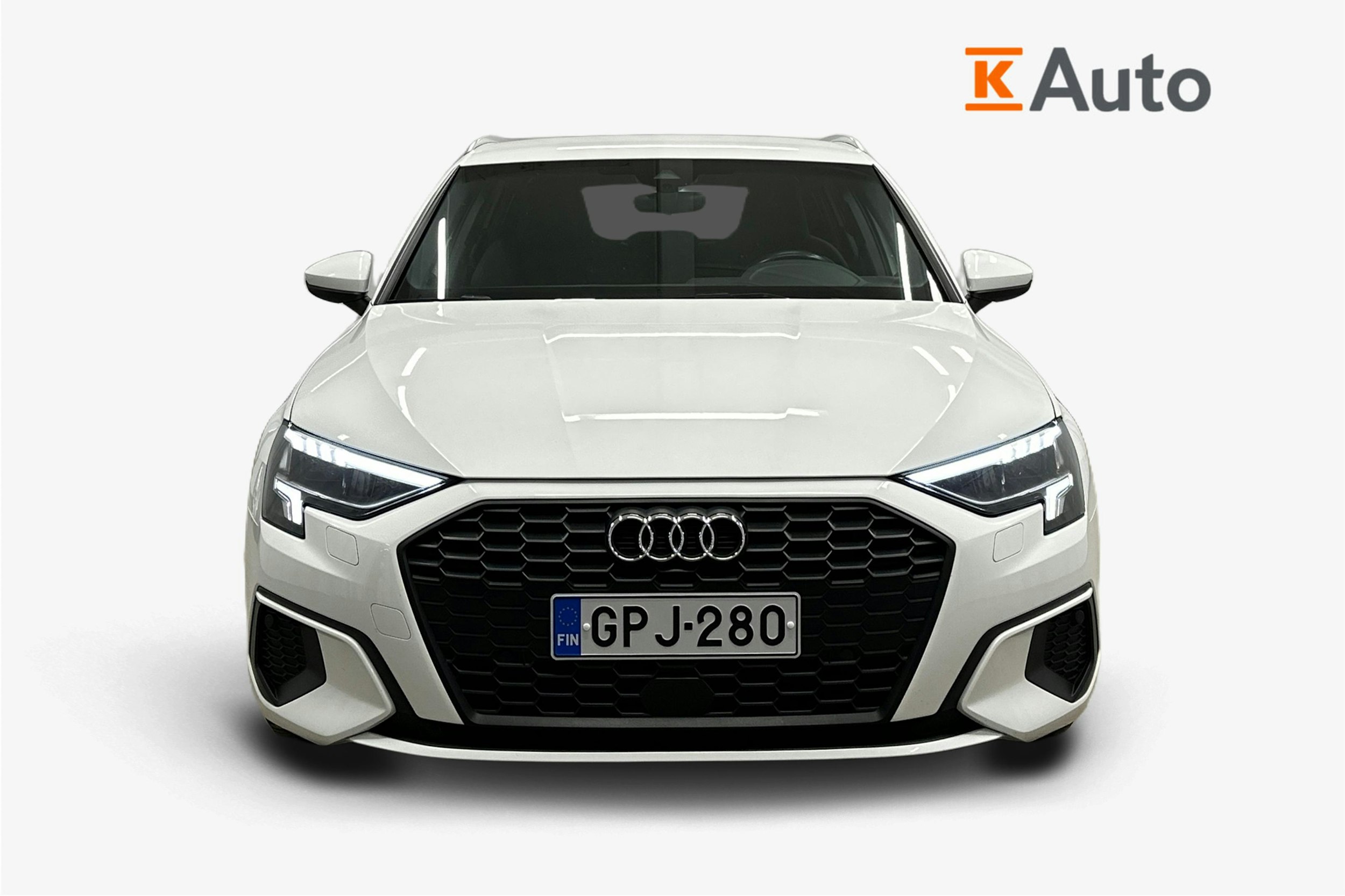 valkoinen Audi A3 2023 kuva 5.