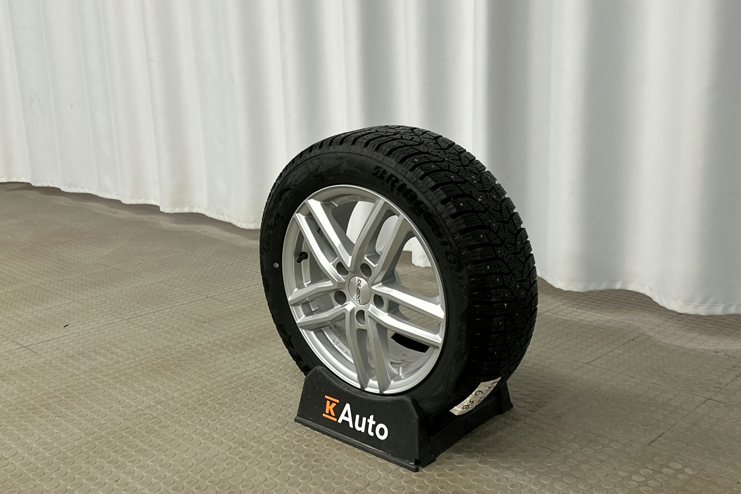 valkoinen Audi A3 2023 kuva 13.