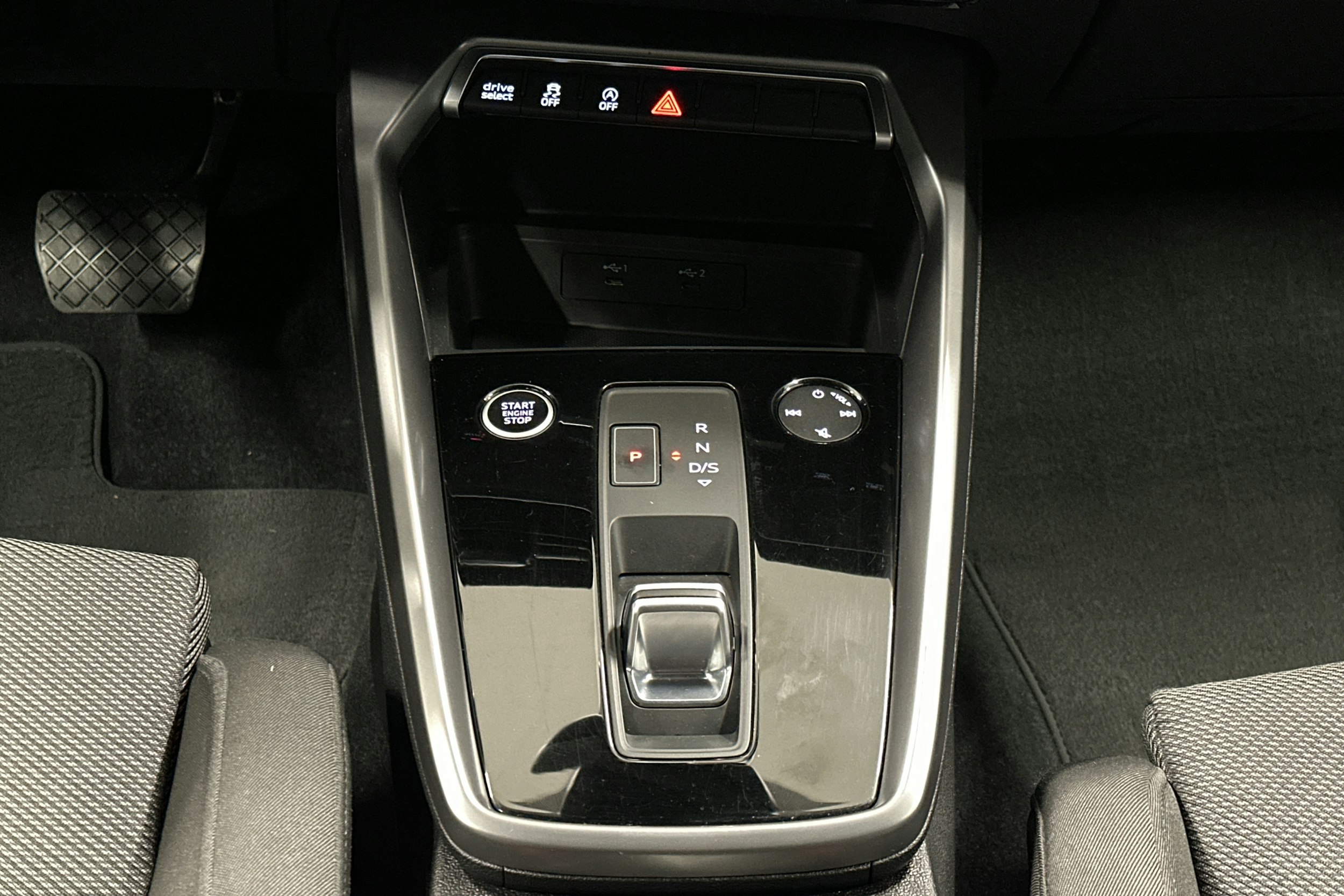 valkoinen Audi A3 2023 kuva 16.