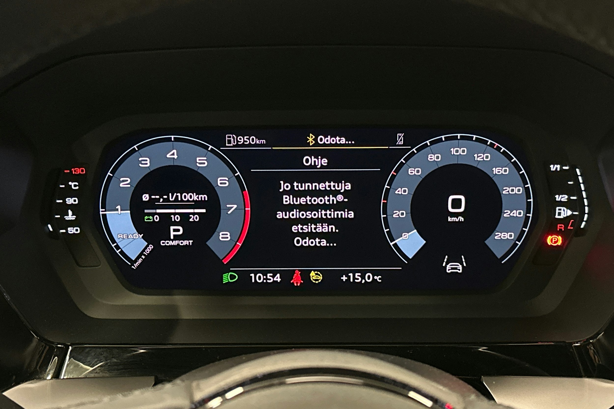 valkoinen Audi A3 2023 kuva 18.