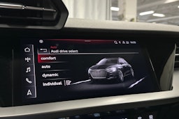 valkoinen Audi A3 2023 kuva 26.