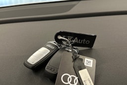 valkoinen Audi A3 2023 kuva 27.