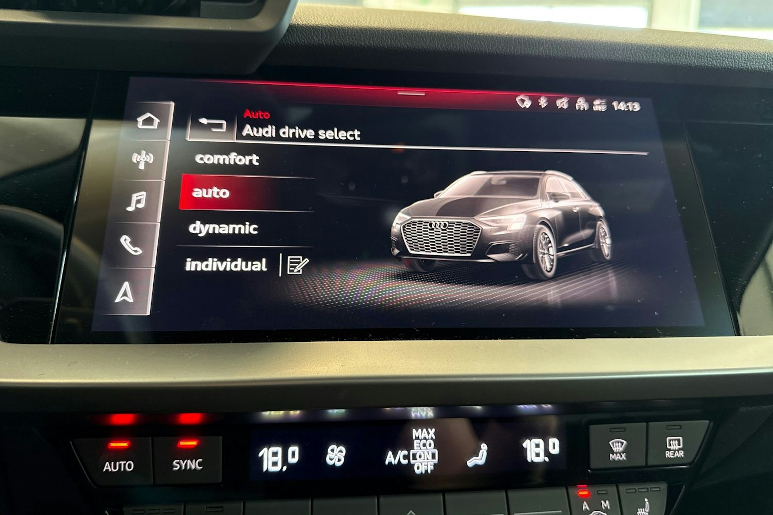 musta Audi A3 2023 kuva 18.