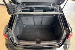 musta Audi A3 2023 kuva 26.