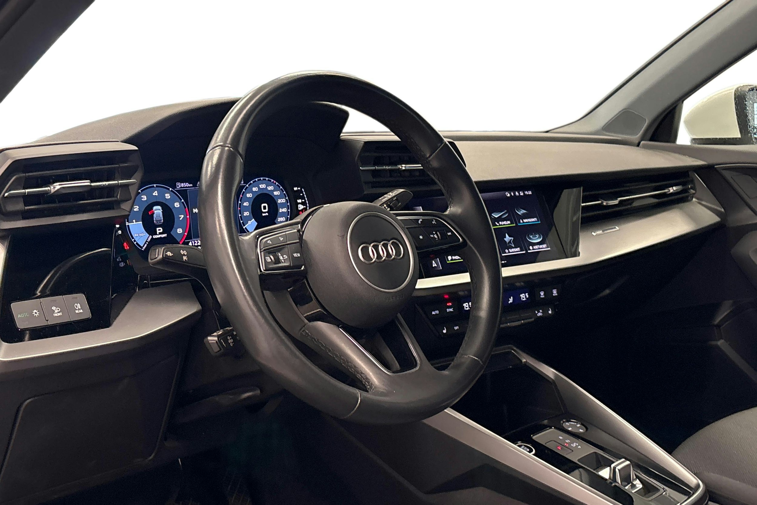 valkoinen Audi A3 2023 kuva 3.
