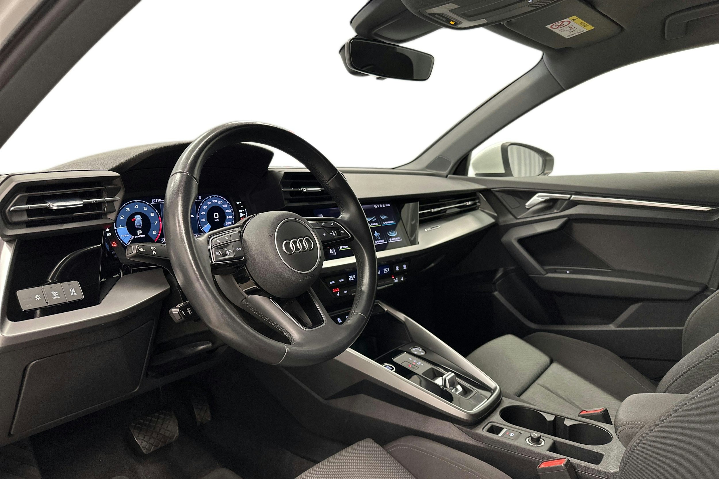 valkoinen Audi A3 2023 kuva 7.