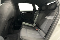 valkoinen Audi A3 2023 kuva 10.