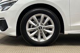valkoinen Audi A3 2023 kuva 11.