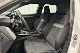 valkoinen Audi A3 2023 kuva 15.