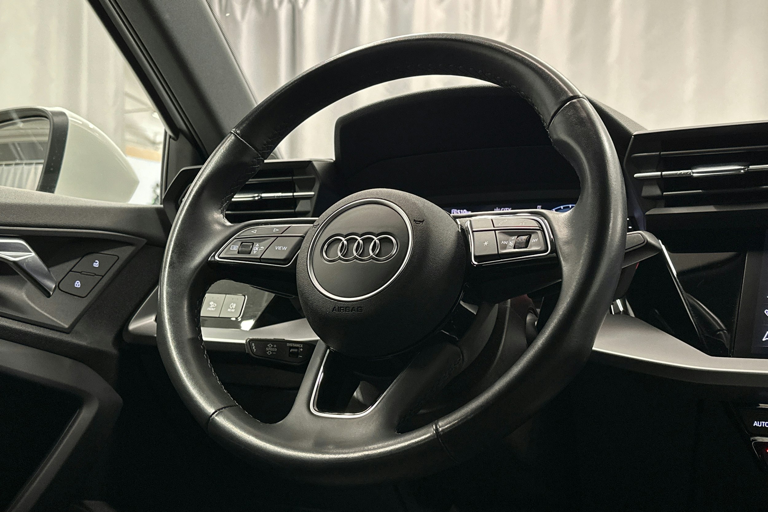 valkoinen Audi A3 2023 kuva 16.