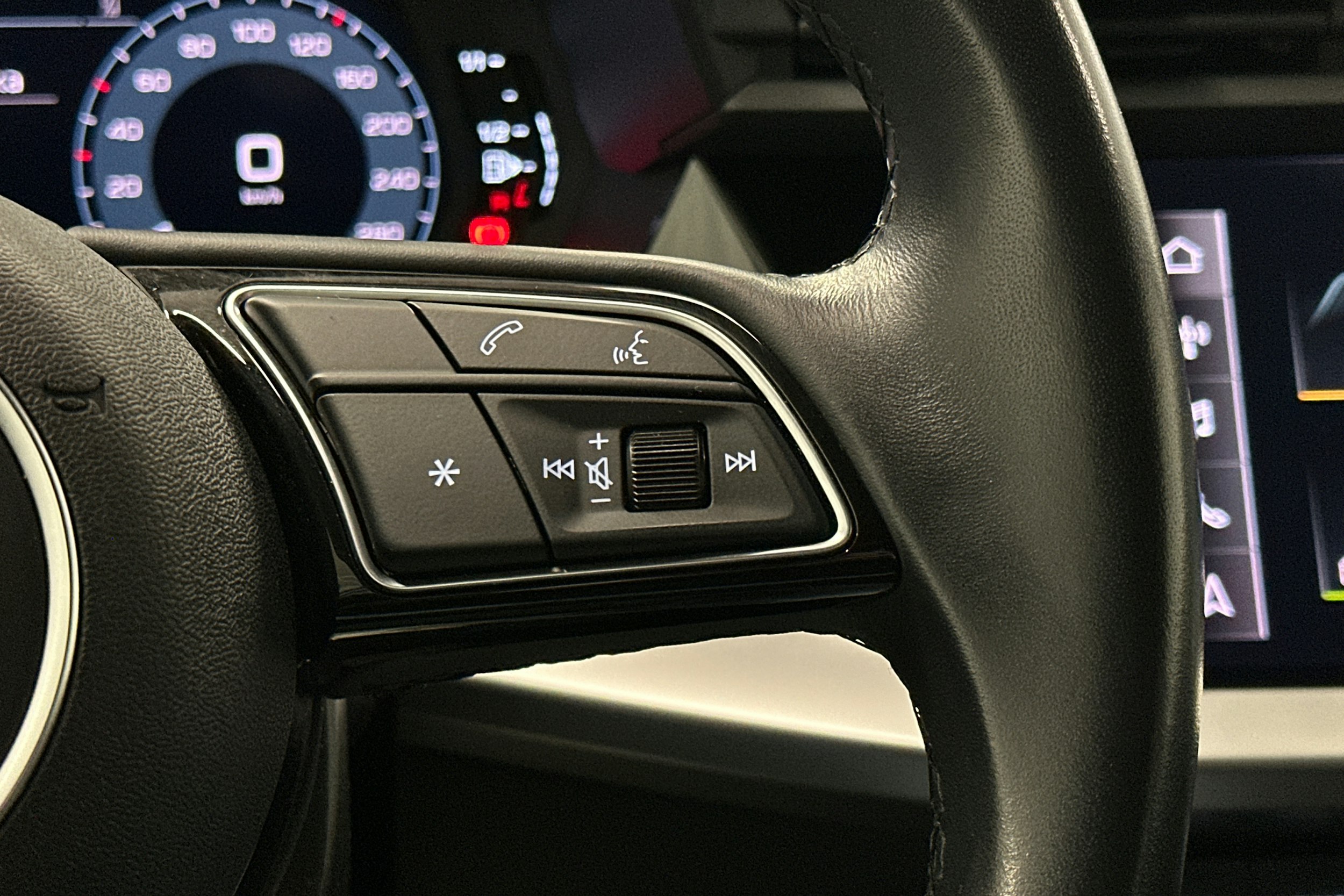 valkoinen Audi A3 2023 kuva 18.