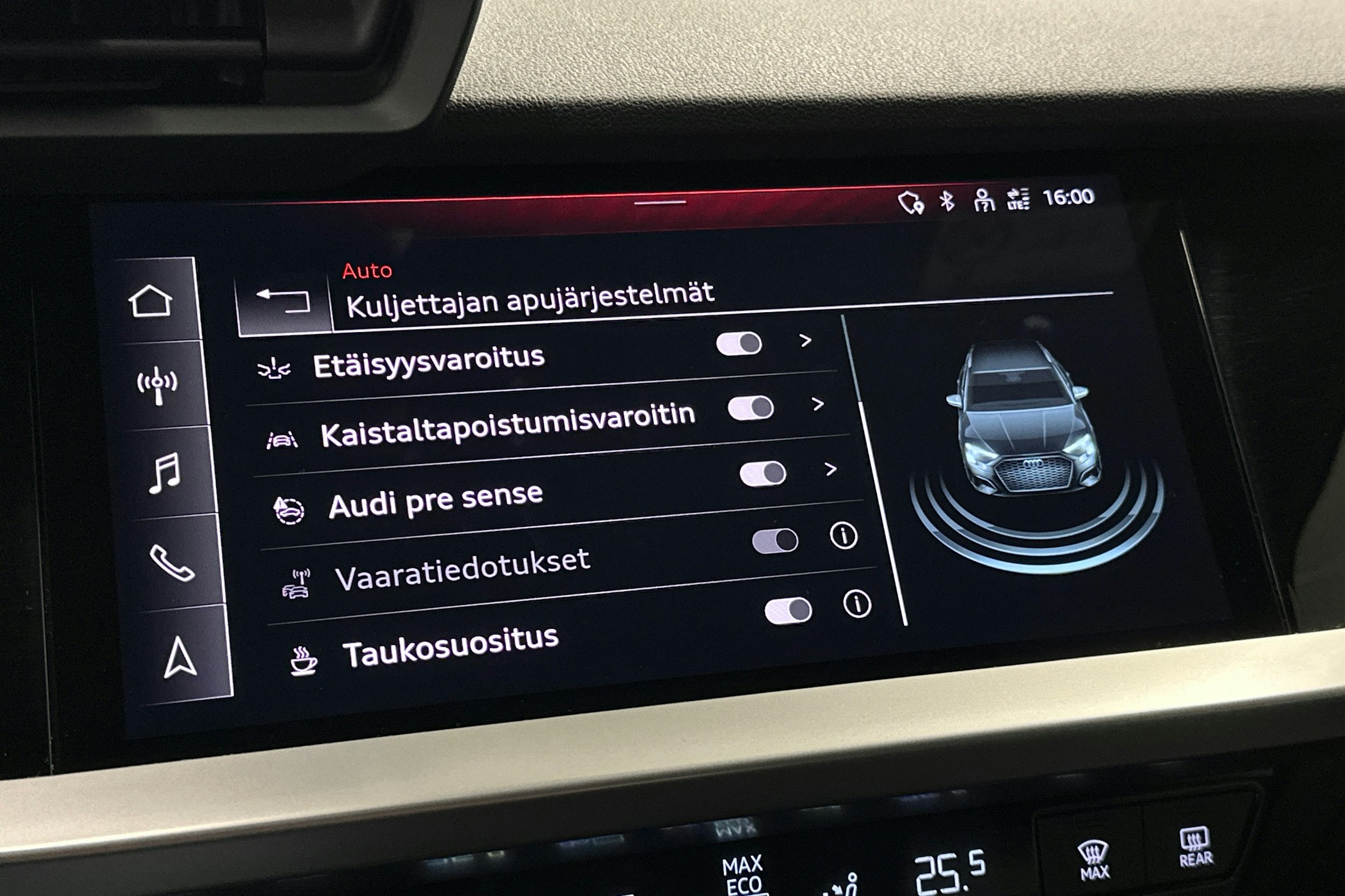 valkoinen Audi A3 2023 kuva 23.