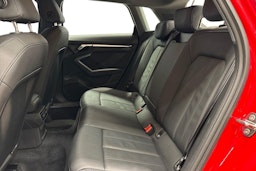 Punainen Audi A3 2023 kuva 10.